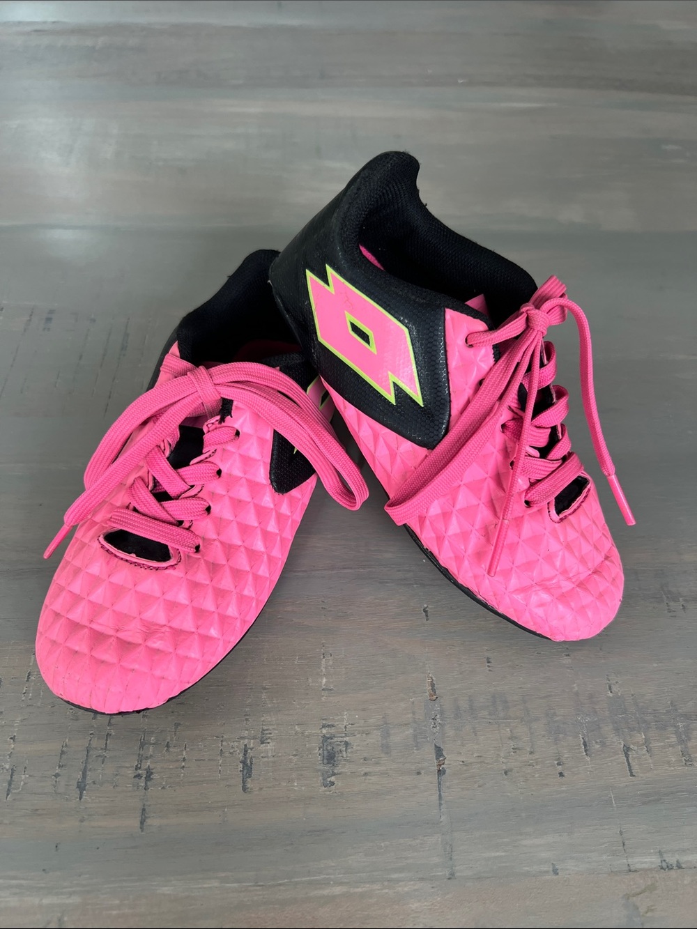 Lotto Youth Forza Elite II Soccer Cleats. Size 11. Girls. 🩷 🖤